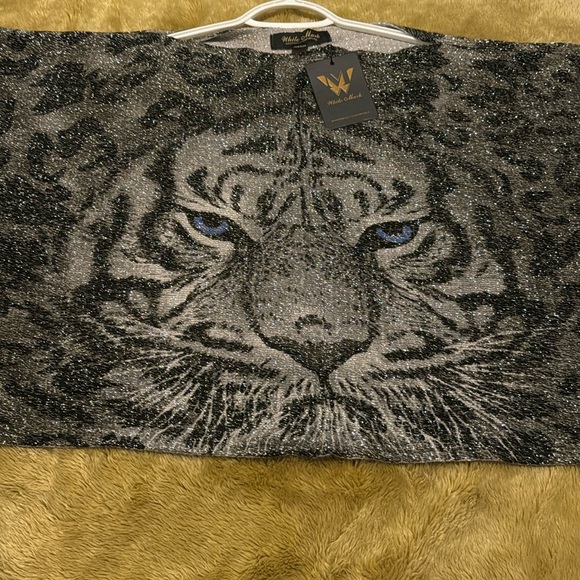 NWT White Mark One Size Silver Leopard Print Tiger Poncho With Fringe - Picture 5 of 8